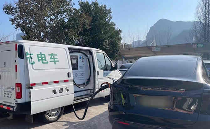 宁陕汽车搭电